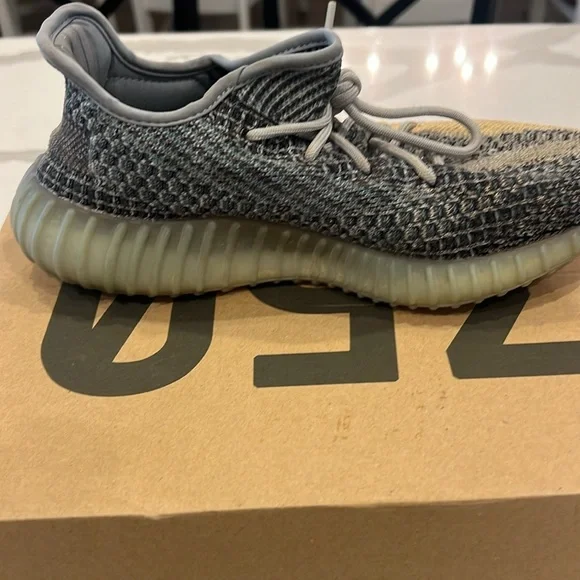 Yeezy boost 350 v2 ash blue size 7